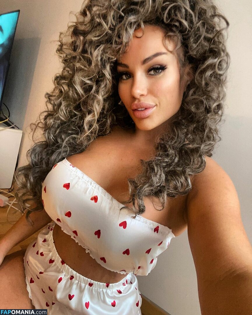 Curly_quennn / Paulina Fok / curly_queennnn / u351765297 Nude OnlyFans  Leaked Photo #8