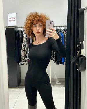 curlywiktoria