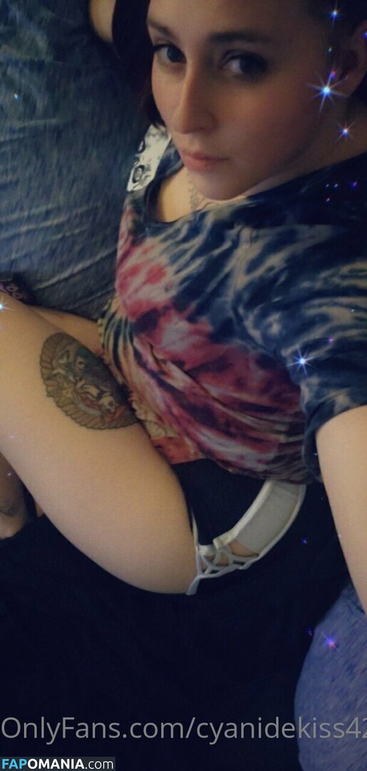 cyanidekiss420 / samanthaxcyanide Nude OnlyFans  Leaked Photo #22