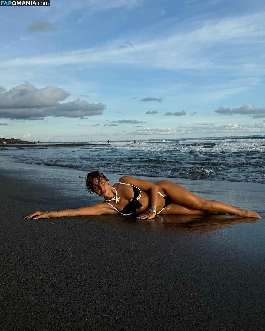 Cynthia Makhoul / cynthiaatvnco / https: / iam_thiaaa Nude OnlyFans  Leaked Photo #4