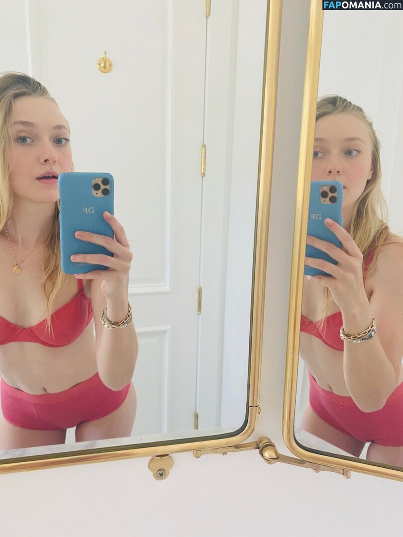 Dakota Fanning / dakotafanning Nude OnlyFans  Leaked Photo #4