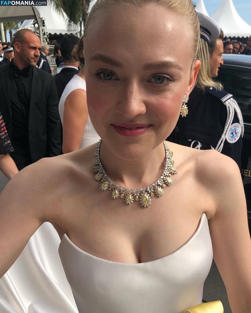 Dakota Fanning / dakotafanning Nude OnlyFans  Leaked Photo #15