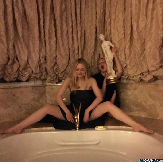 Dakota Fanning / dakotafanning Nude OnlyFans  Leaked Photo #86