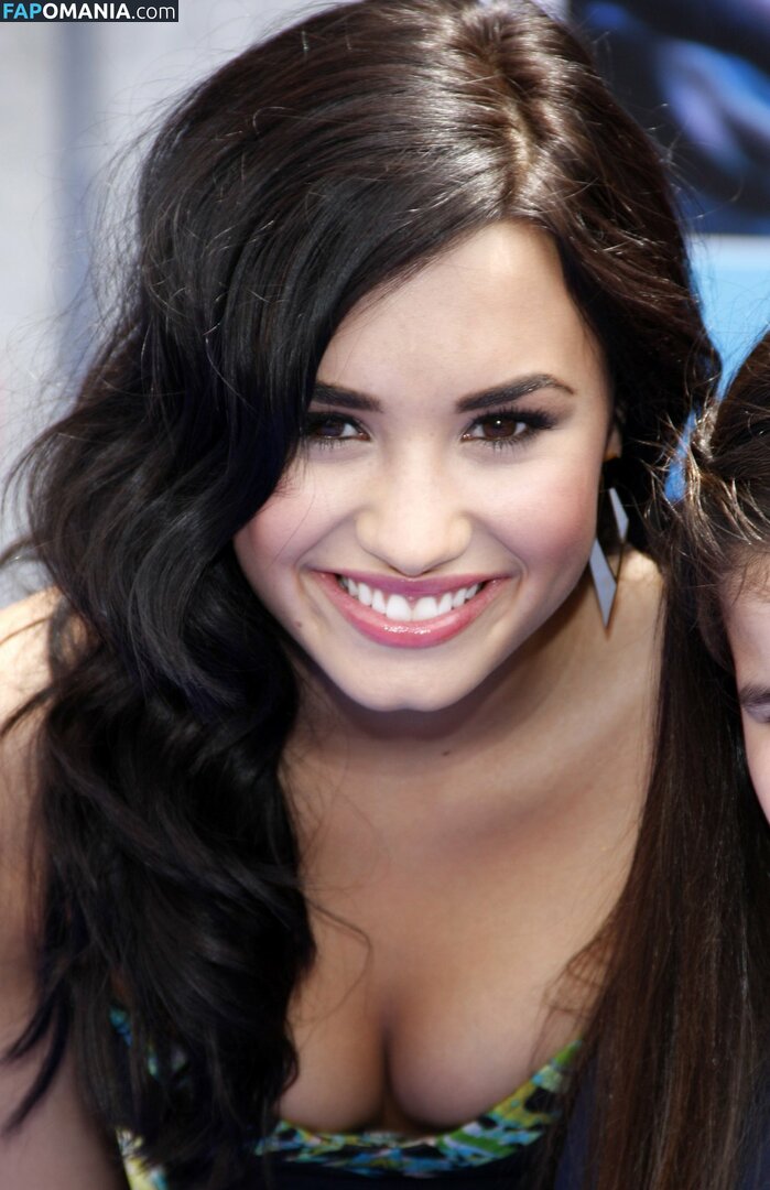 Demi Lovato Nude Leaked Photo #272