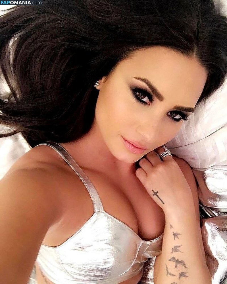 Demi Lovato Nude Leaked Photo #327
