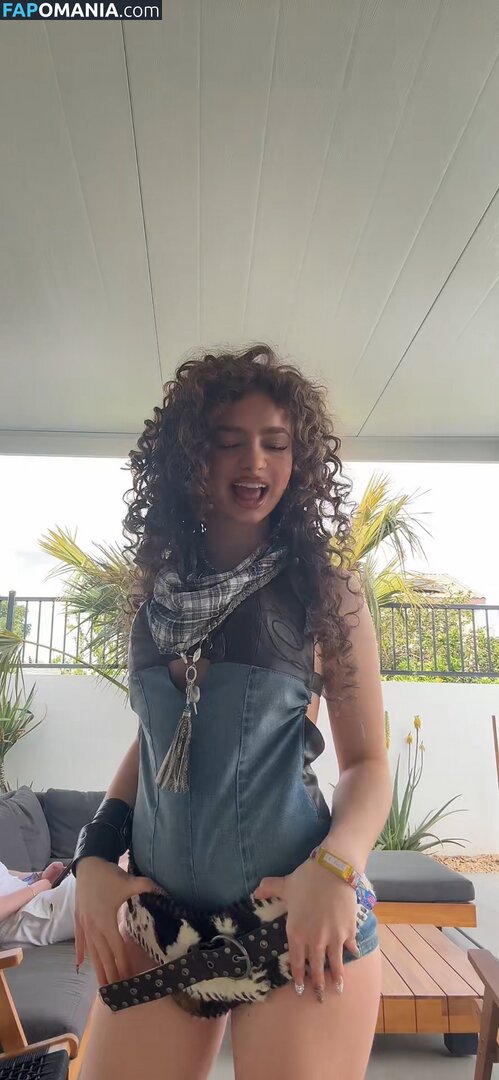 Demitra Kalogeras / demitrakalogeras Nude OnlyFans  Leaked Photo #23