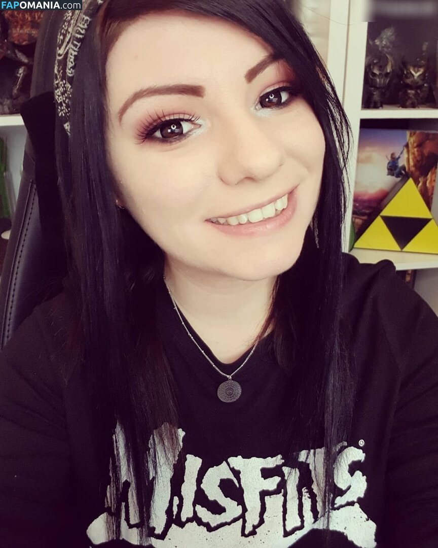 Divi / anni.divine Nude OnlyFans  Leaked Photo #8