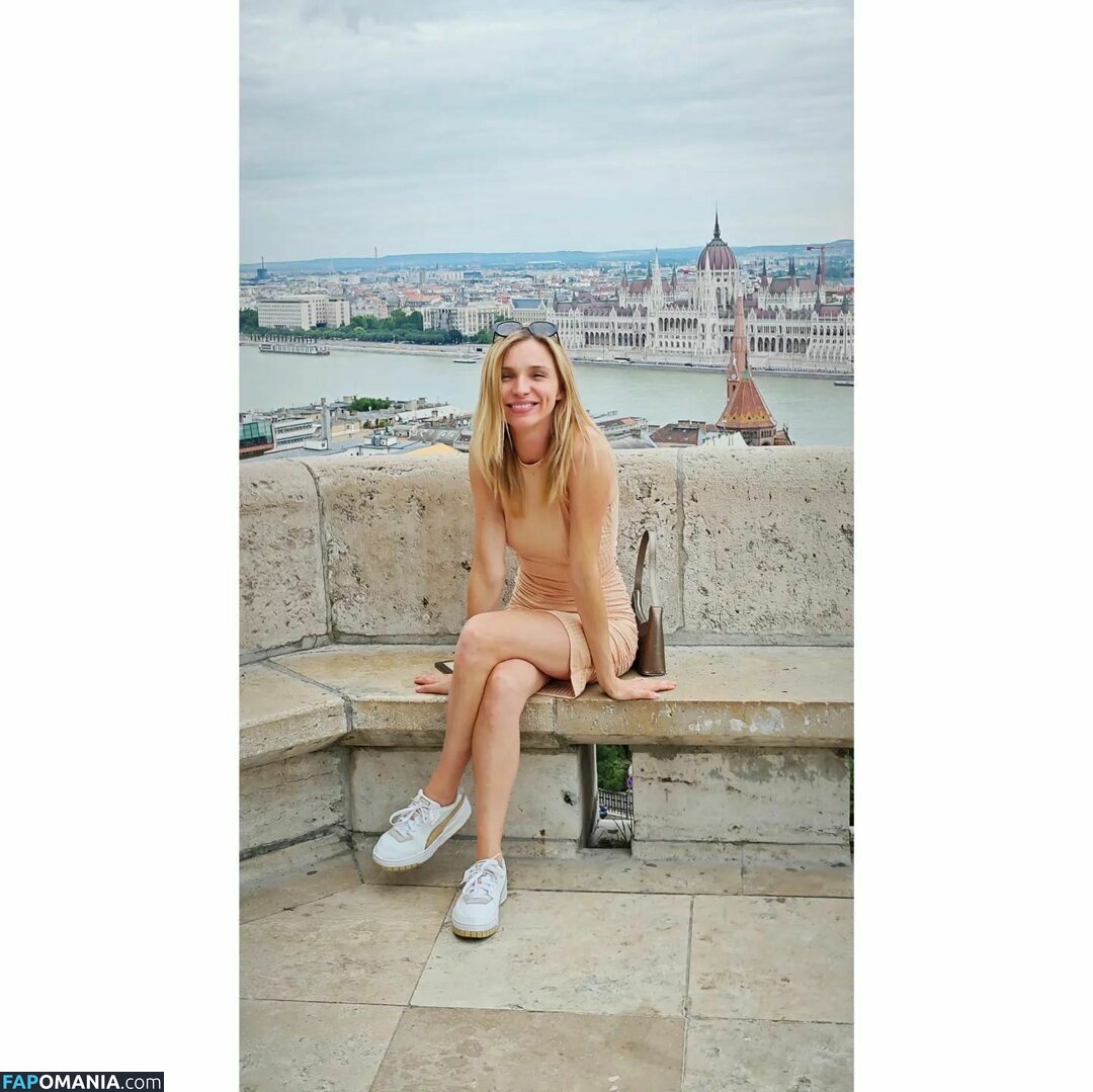 Dobos Evelin / evelindobos Nude OnlyFans  Leaked Photo #9