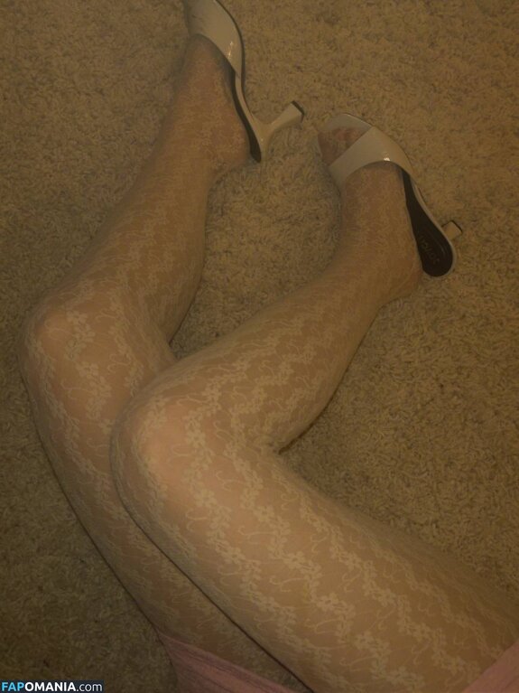 dpuw_ / maybe_pretty_ / zoya_maybe_pretty Nude OnlyFans  Leaked Photo #1