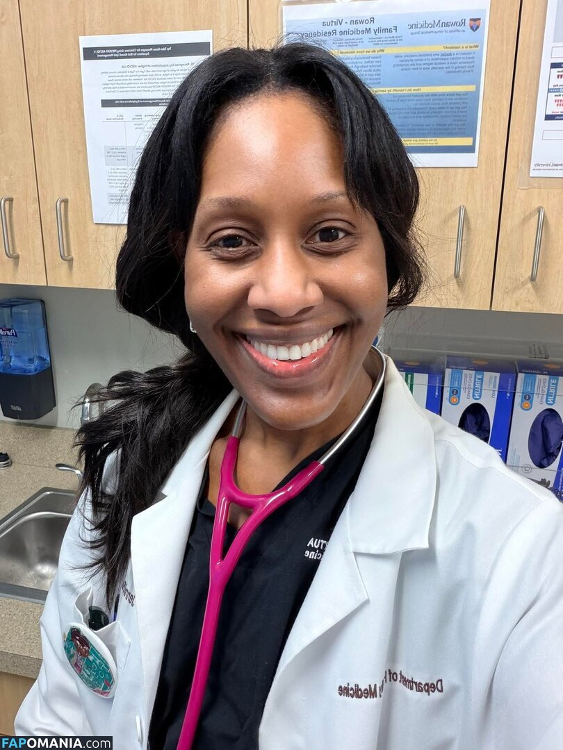 Dr.Jen Caudle Nude OnlyFans  Leaked Photo #5