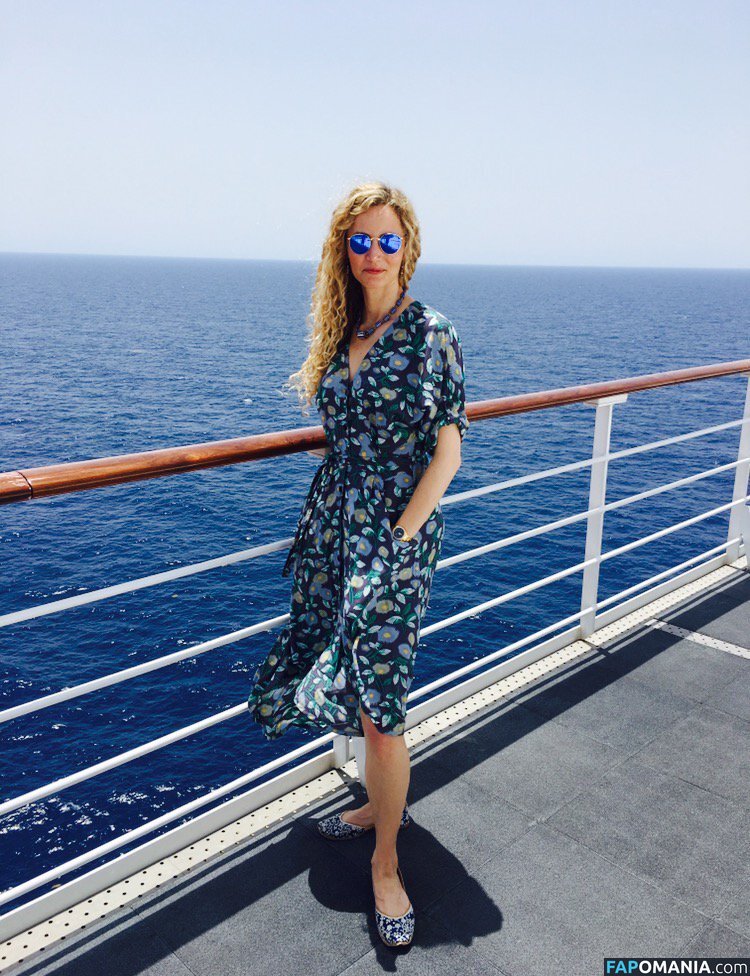 Dr Suzannah Lipscomb / https: / sixteenthcgirl Nude OnlyFans  Leaked Photo #2