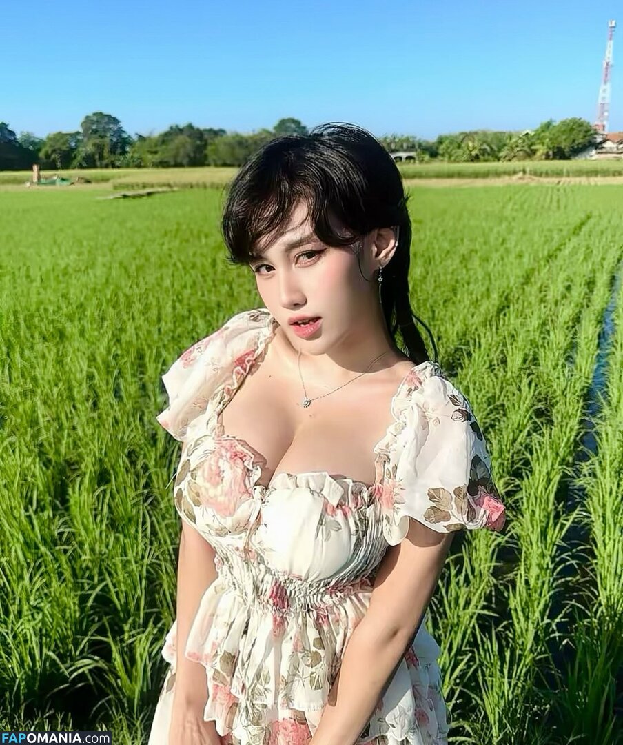 Deandra Aurelia / ejahazel / ejahazel__ Nude OnlyFans  Leaked Photo #2