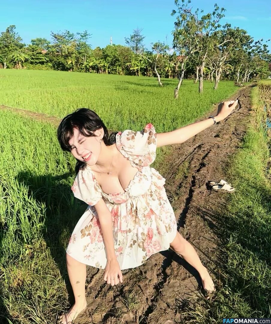 Deandra Aurelia / ejahazel / ejahazel__ Nude OnlyFans  Leaked Photo #5