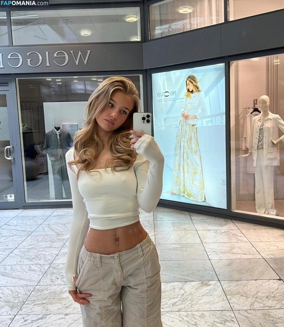 Elena Zoe / Elena.zbt Nude OnlyFans  Leaked Photo #9