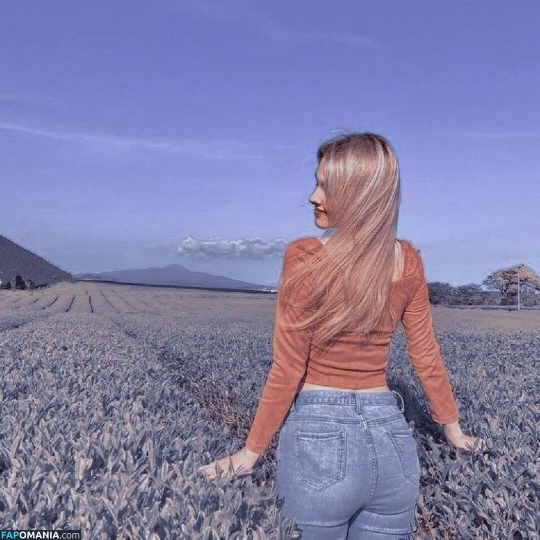 Elina Karimova / elina_4_22 Nude OnlyFans  Leaked Photo #14