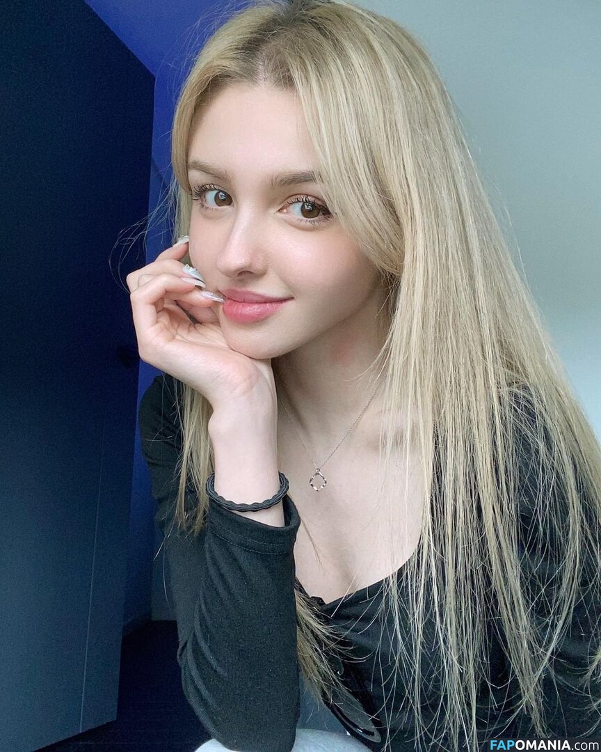 Elina Karimova / elina_4_22 Nude OnlyFans  Leaked Photo #17