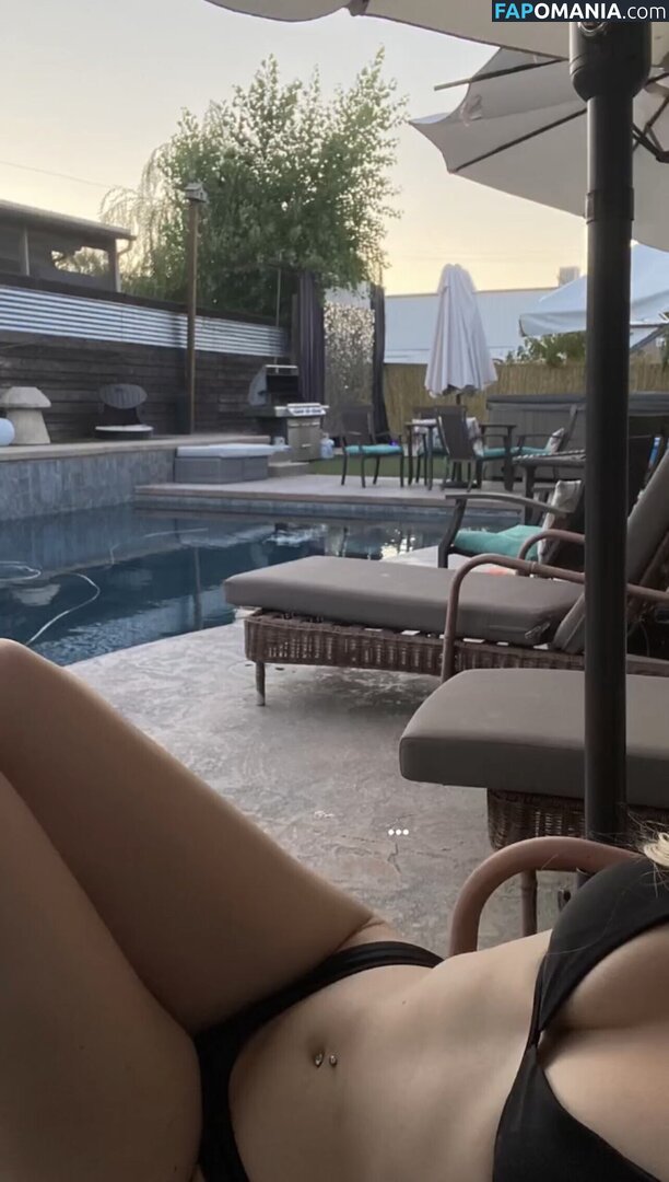 Elissa Beck / elissaaa.beck / elissabeck / pr1ncessviolet Nude OnlyFans  Leaked Photo #4