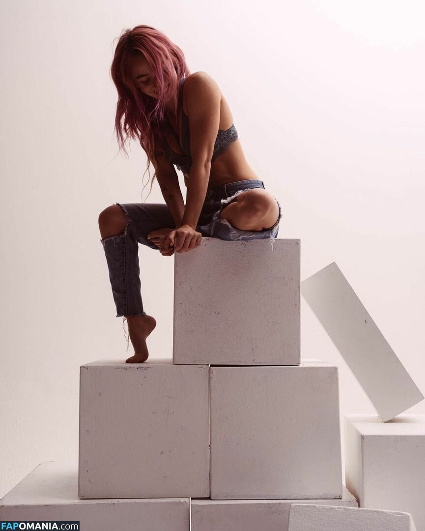 ElIZAGRACEMUSIC / Eliza Grace / elizaxograce / iamelizagrace_ Nude OnlyFans  Leaked Photo #8