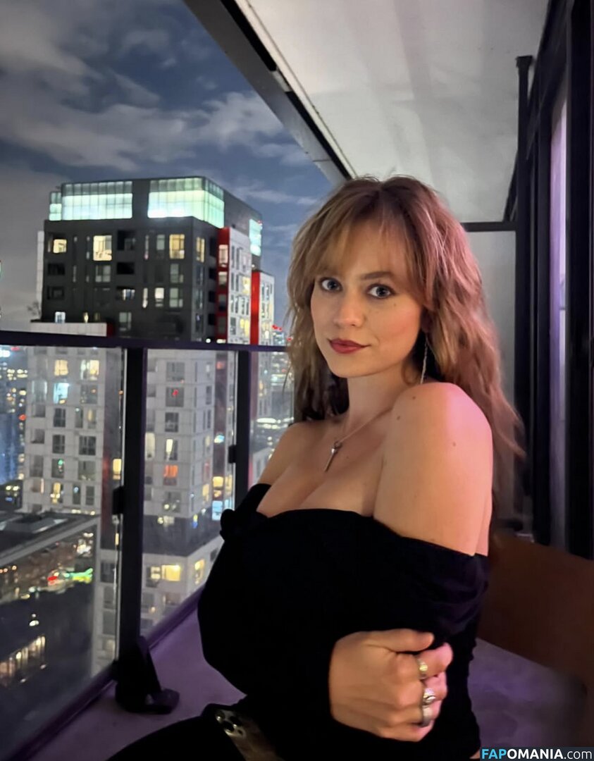 Ella Ballentine / ellaballentine Nude OnlyFans  Leaked Photo #3