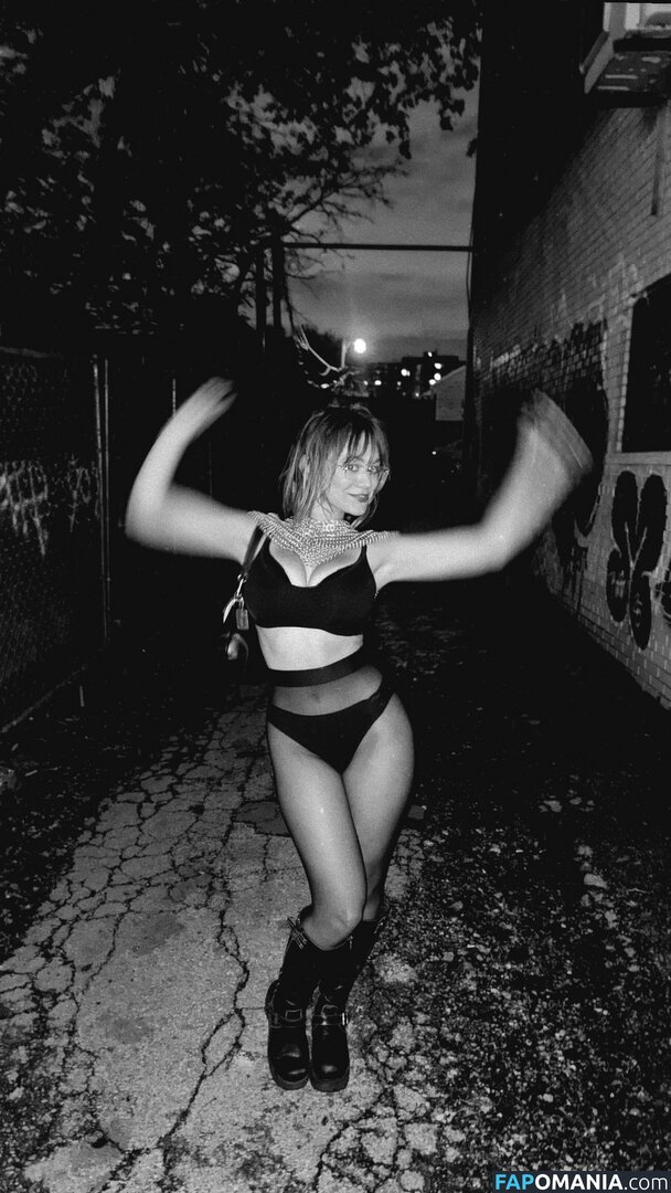 Ella Ballentine / ellaballentine Nude OnlyFans  Leaked Photo #8