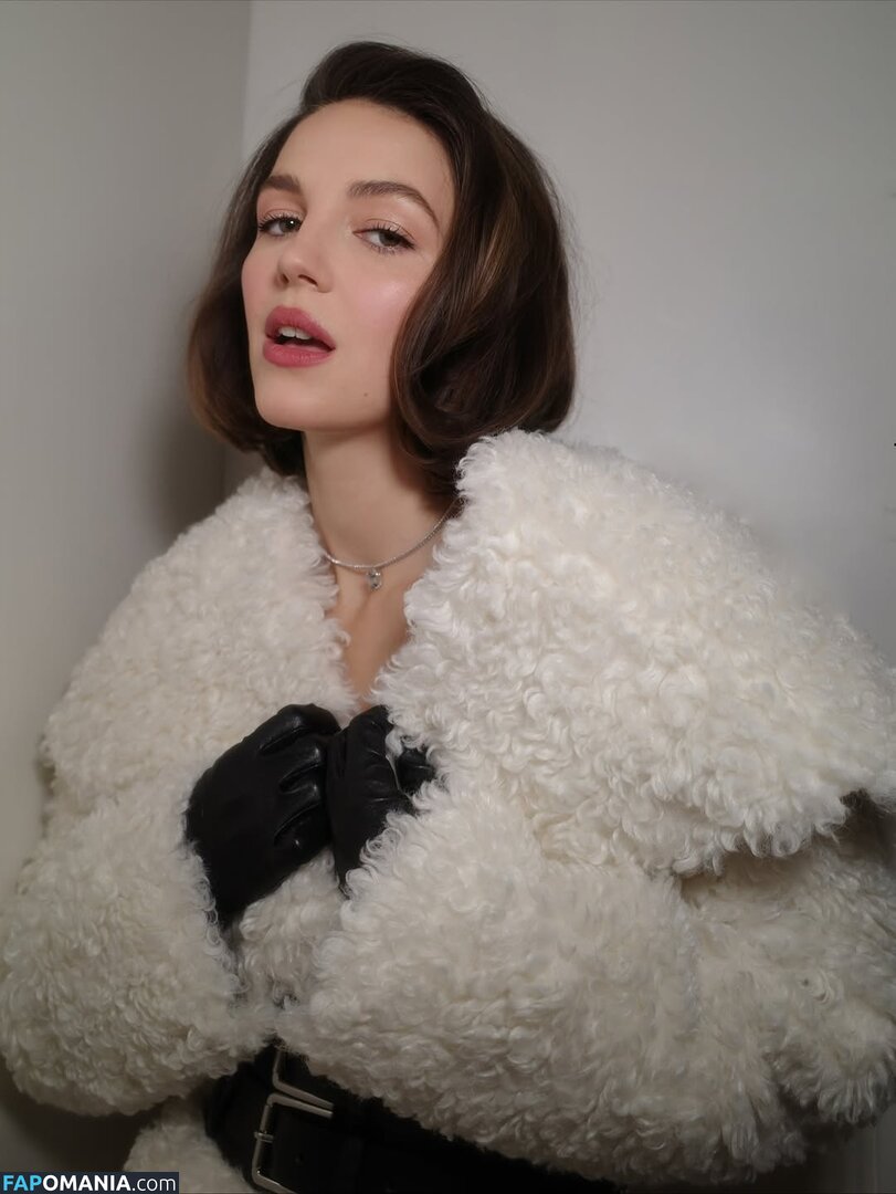 Ella Hunt / EllaHunt Nude OnlyFans  Leaked Photo #92