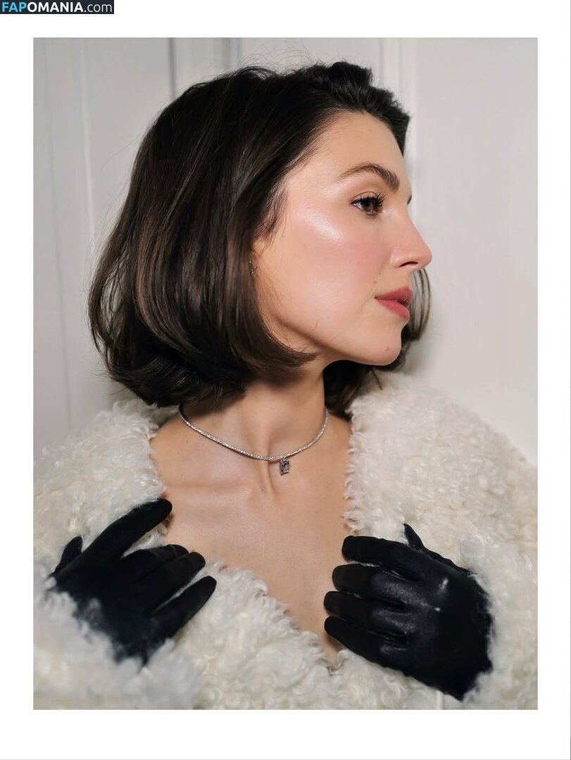 Ella Hunt / EllaHunt Nude OnlyFans  Leaked Photo #93