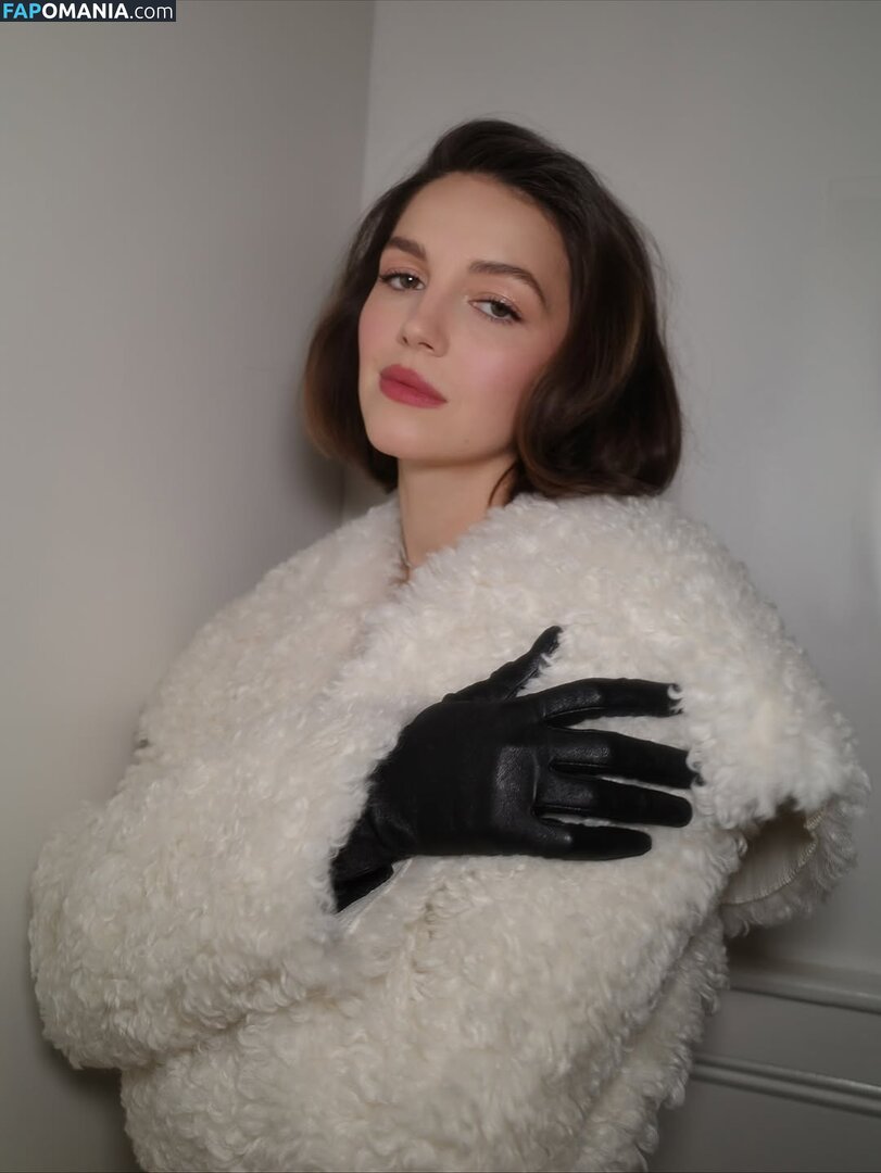 Ella Hunt / EllaHunt Nude OnlyFans  Leaked Photo #94