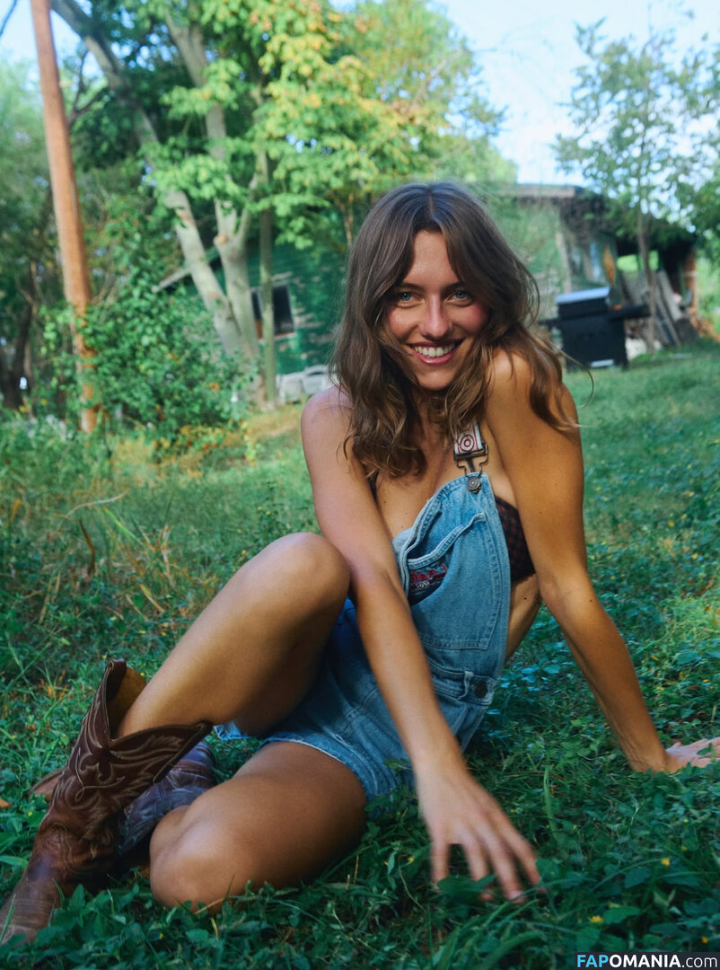 Ella Kernkamp / ellakernkamp Nude OnlyFans  Leaked Photo #2