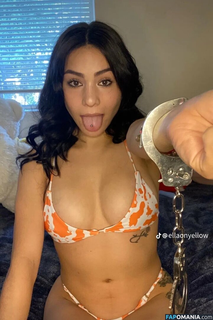 Ellaonyellow / ielleowo Nude OnlyFans  Leaked Photo #4