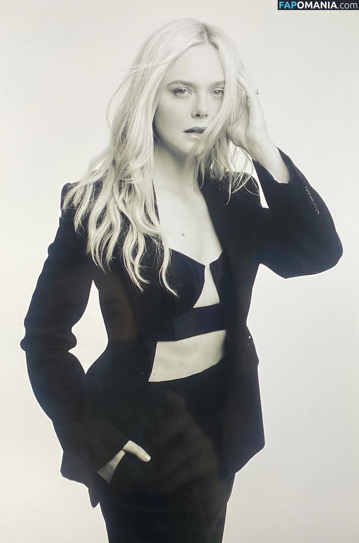 Elle Fanning / ellefanning Nude OnlyFans  Leaked Photo #10