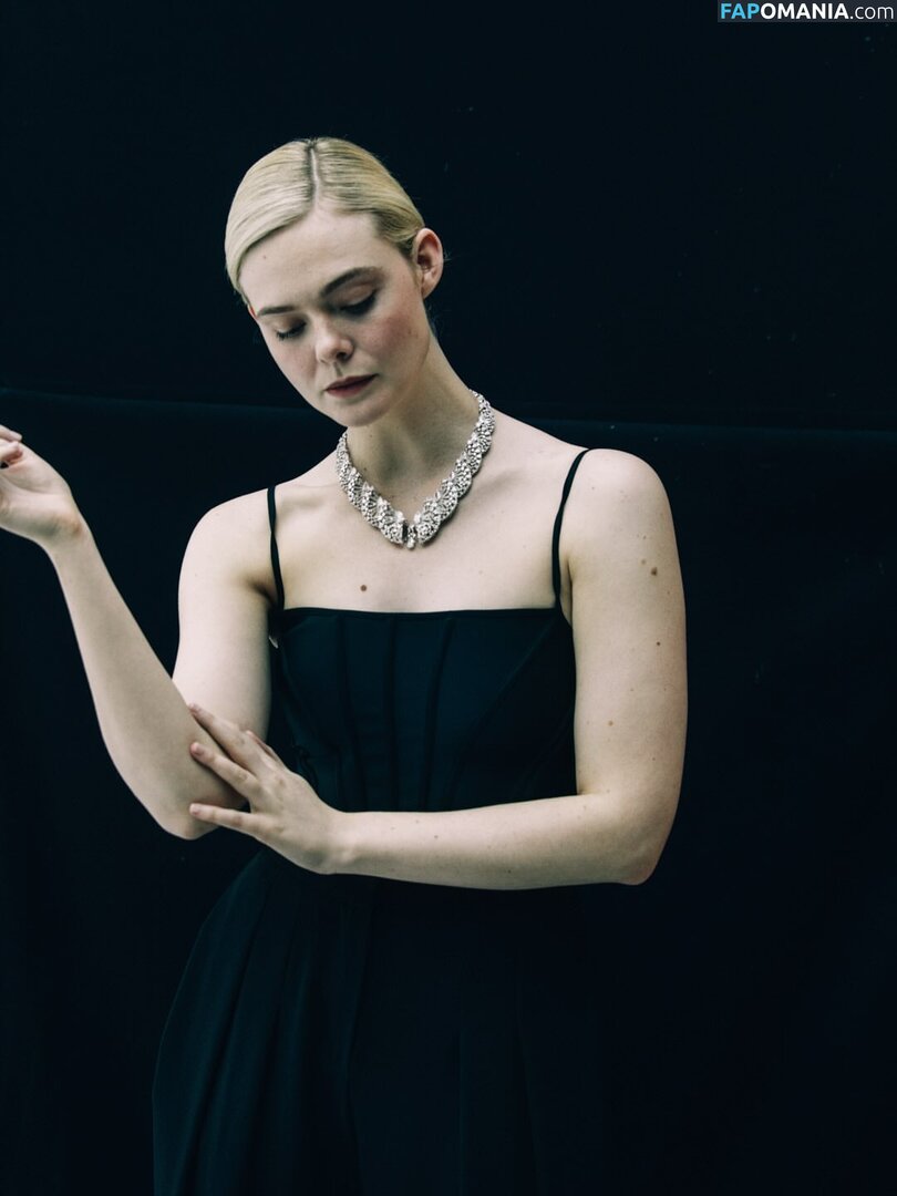 Elle Fanning / ellefanning Nude OnlyFans  Leaked Photo #87