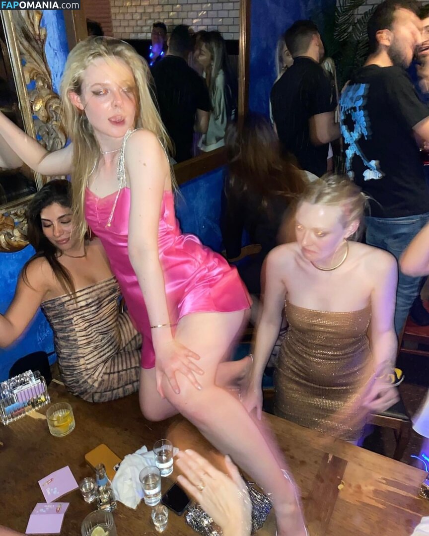 Elle Fanning / ellefanning Nude OnlyFans  Leaked Photo #89