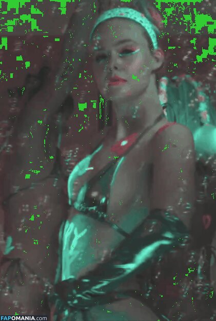 Elle Fanning / ellefanning Nude OnlyFans  Leaked Photo #109