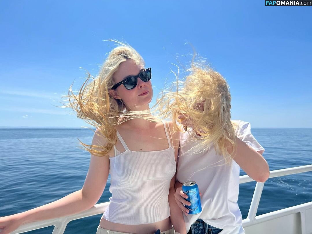 https://fapomania.com/content2/e/l/elle-fanning/1000/elle-fanning_00[1-99].jpg