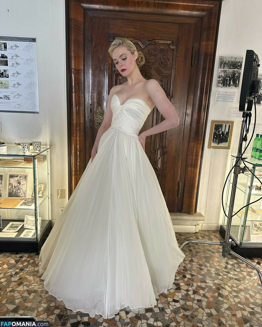 https://fapomania.com/content2/e/l/elle-fanning/1000/elle-fanning_0046.jpg