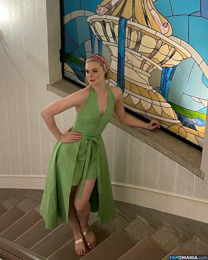 https://fapomania.com/content2/e/l/elle-fanning/1000/elle-fanning_0085.jpg