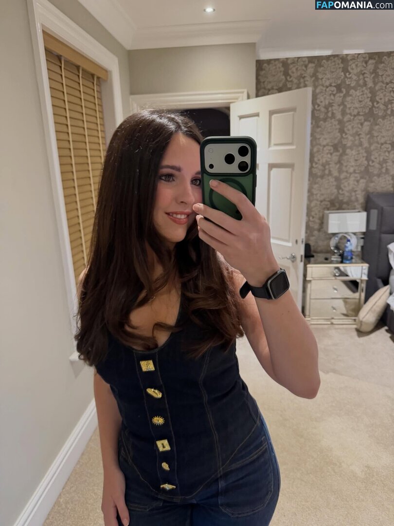 Elle Mulvaney / ellejmulvaney Nude OnlyFans  Leaked Photo #1