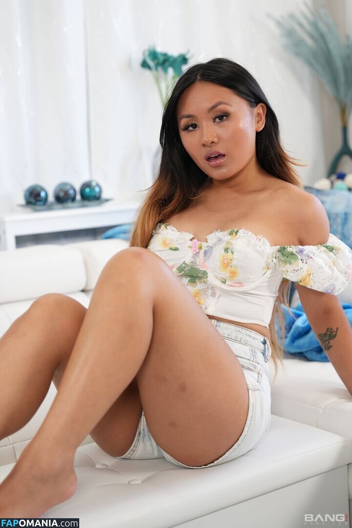 Elle Voneva / Phoebe Kalib / PhoebeKalib Nude OnlyFans  Leaked Photo #5