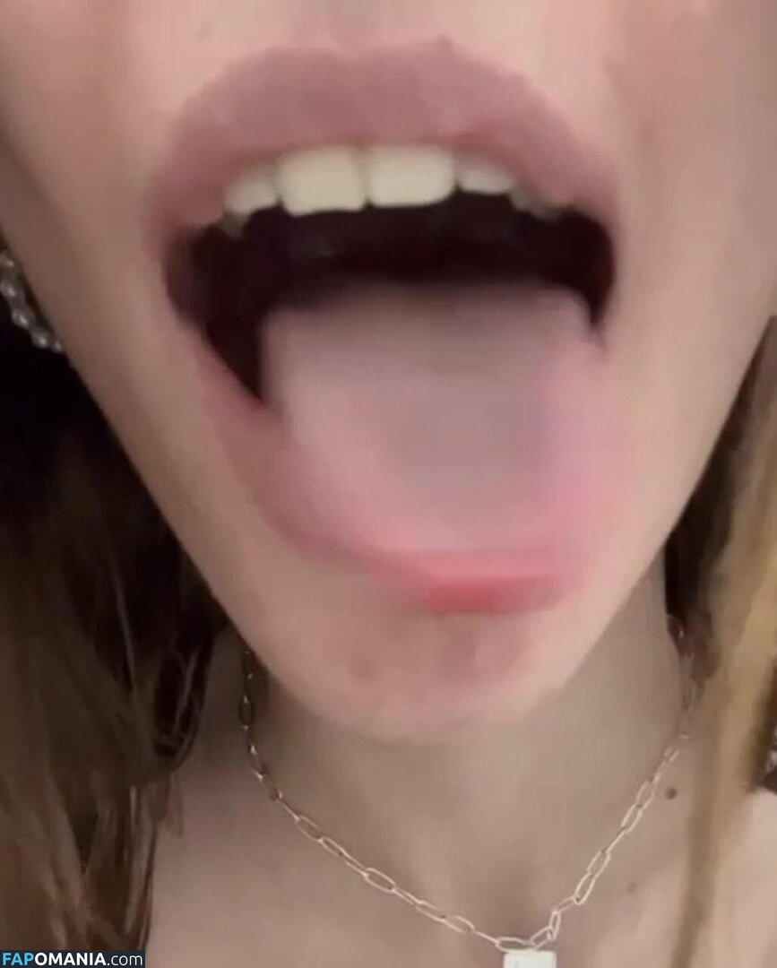 Ellesasmrr Nude OnlyFans  Leaked Photo #1