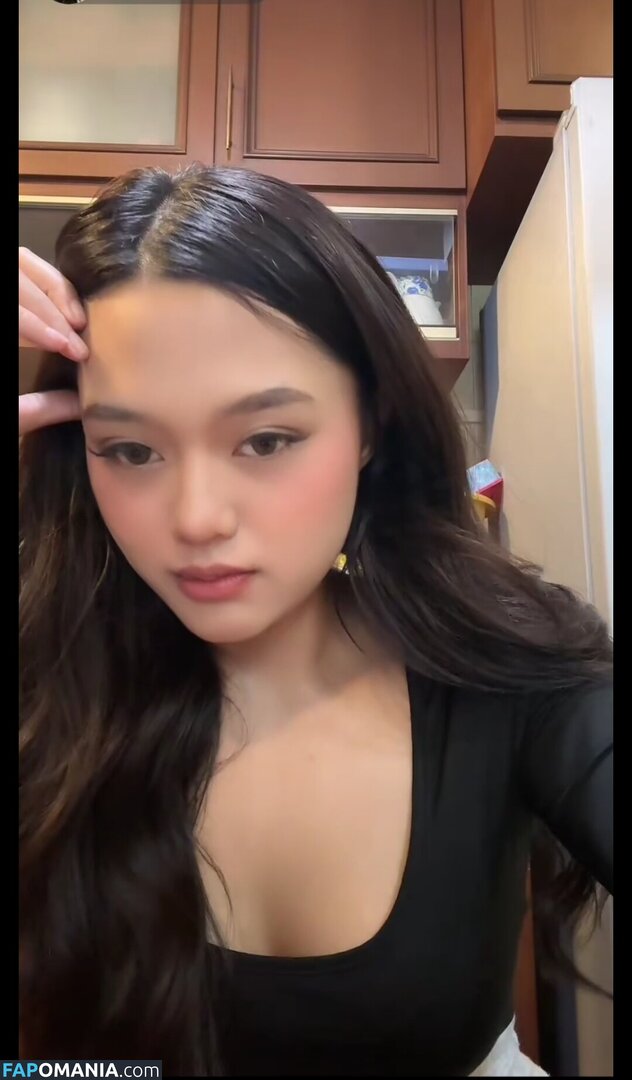 Ellesyanamira / PrincessEllesya Nude OnlyFans  Leaked Photo #1