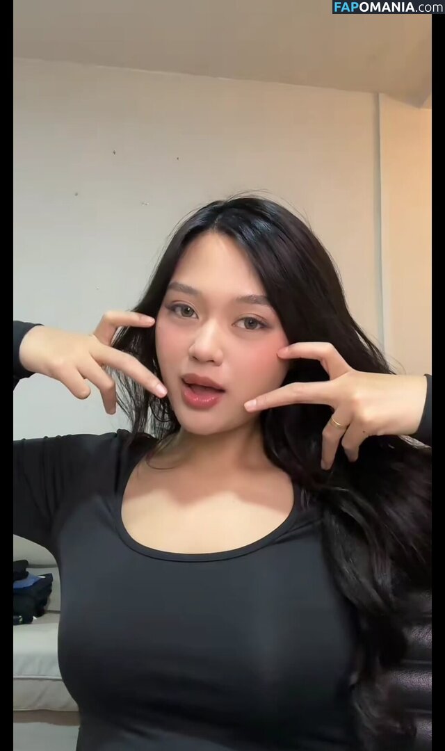 Ellesyanamira / PrincessEllesya Nude OnlyFans  Leaked Photo #6