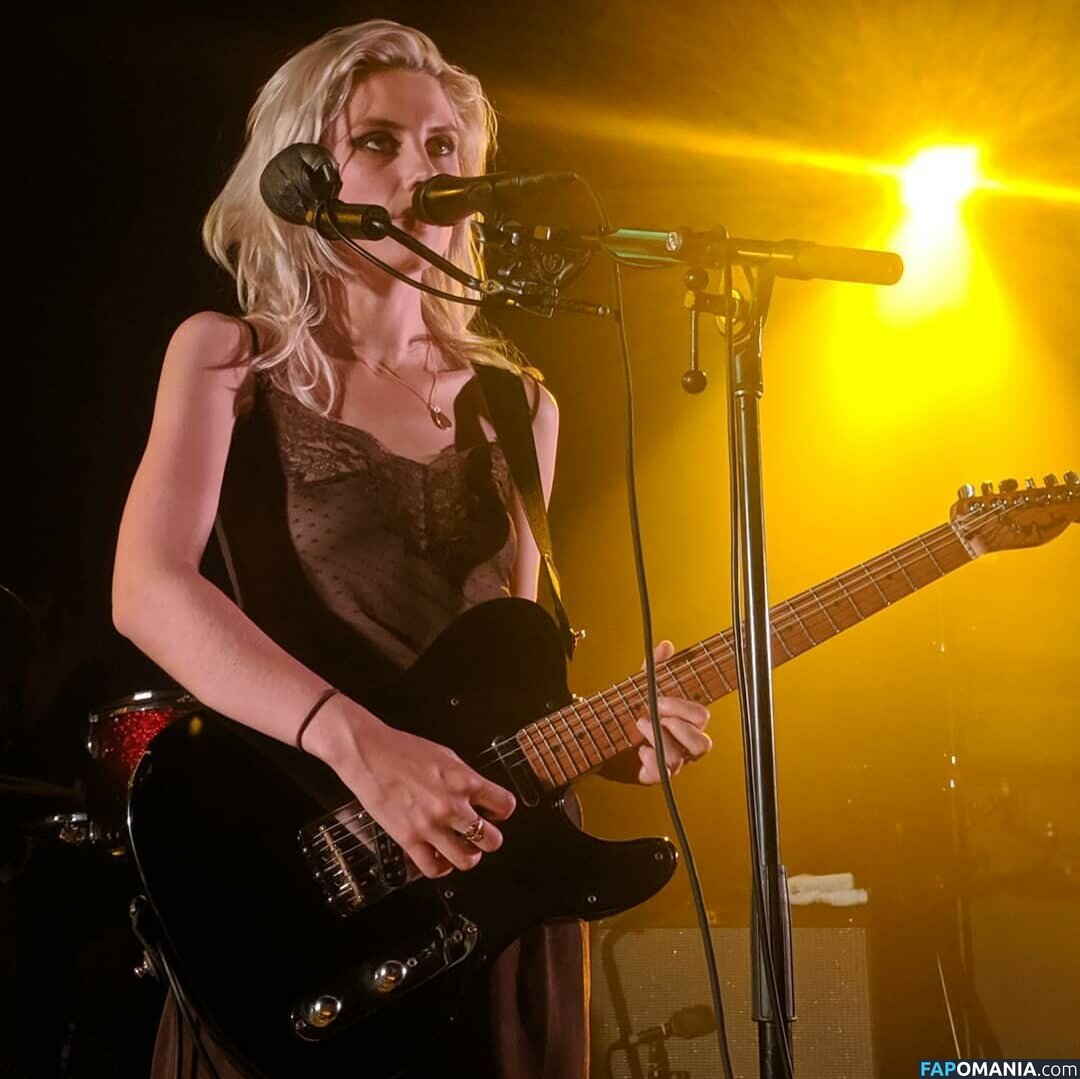 Ellie Rowsell / Wolf Alice / ellieciararowsell Nude OnlyFans  Leaked Photo #4