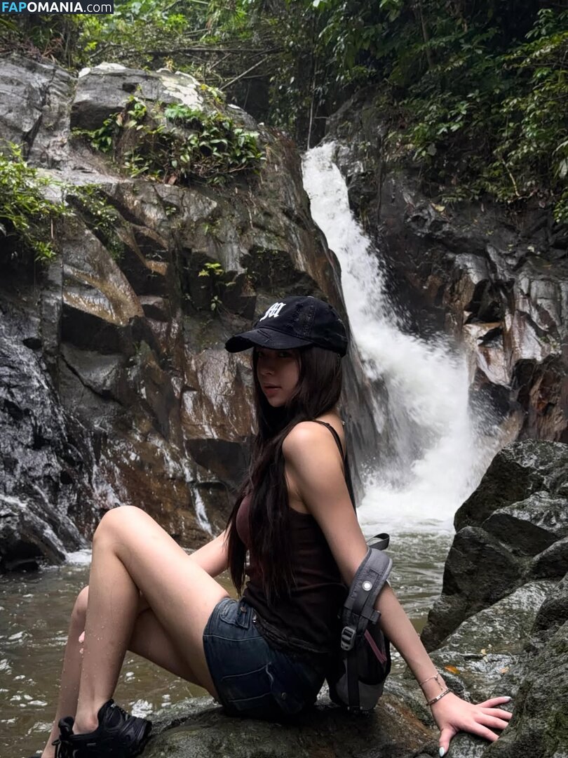 Elyn Leong / elynleonggg / https: Nude OnlyFans  Leaked Photo #3