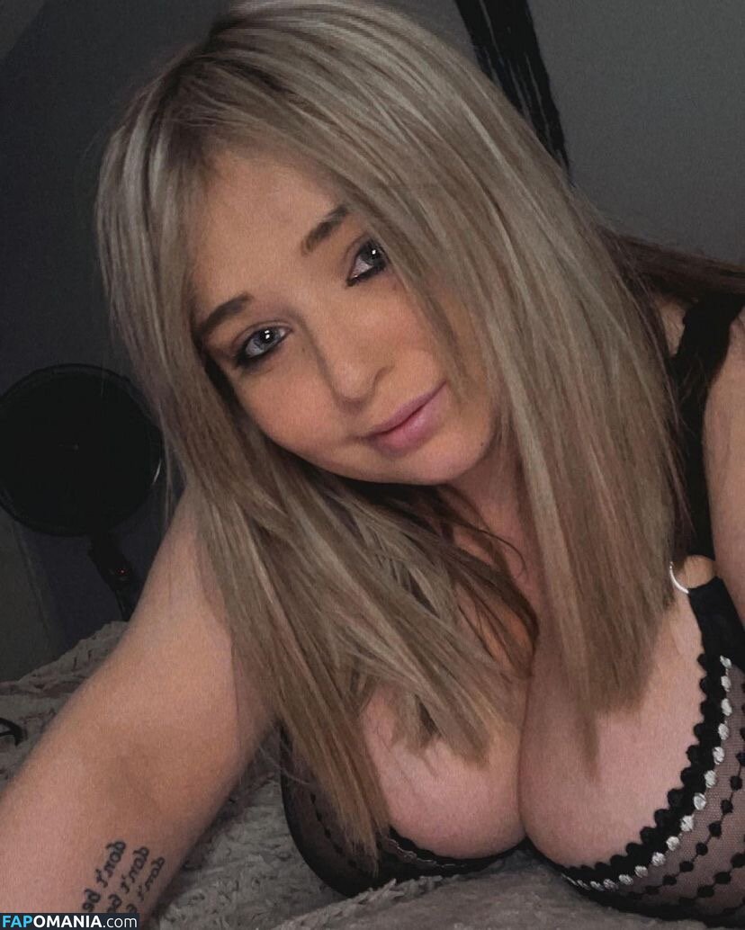 Emaliehall / Newhall802 / ameliahall / emalienewhall Nude OnlyFans  Leaked Photo #59