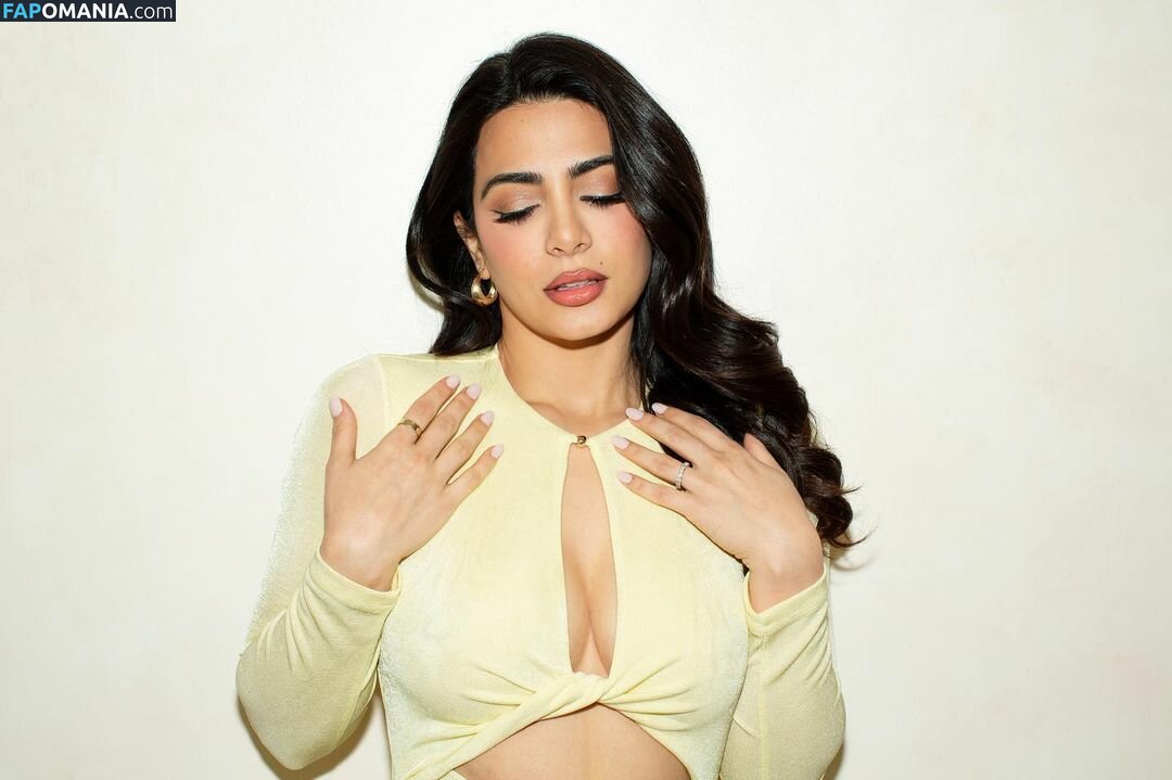 Emeraude Toubia / EmeraudeToubia / emeraude Nude OnlyFans  Leaked Photo #49