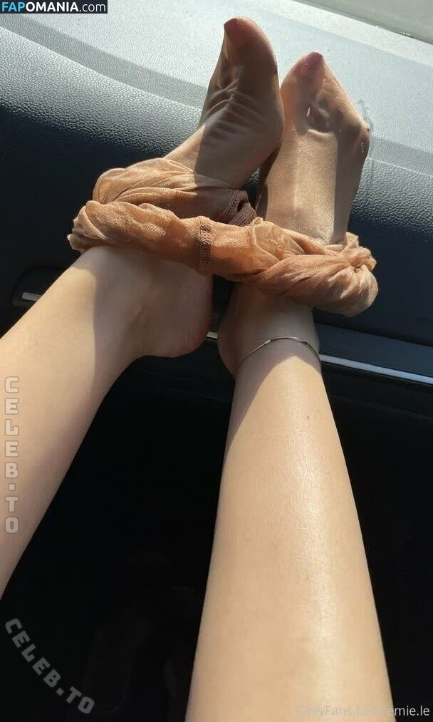 Emie.le / emie_le Nude OnlyFans  Leaked Photo #2