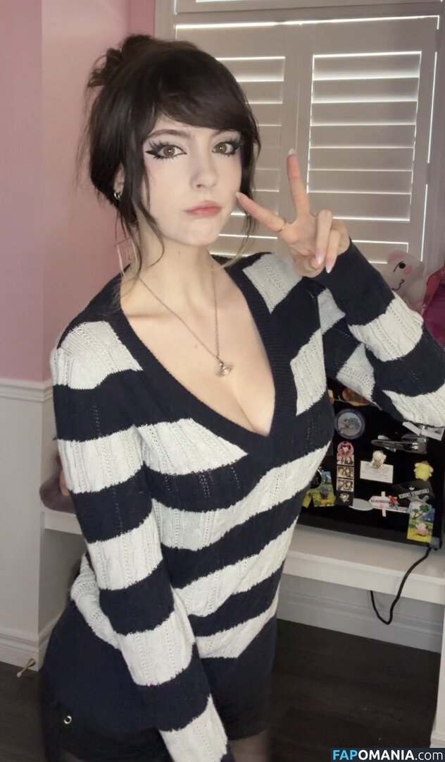 __emiki / em098 / emik28 / emiki / emiki28 / ilovekitties.28 Nude OnlyFans  Leaked Photo #3