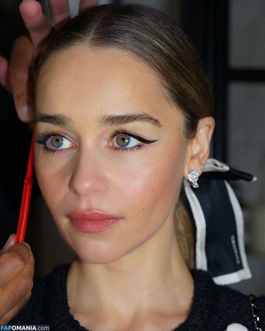 Emilia Clarke / clarkeyxo / emilia_clarke / emiliaclarke / emiliaclarkecentral / https: Nude OnlyFans  Leaked Photo #933