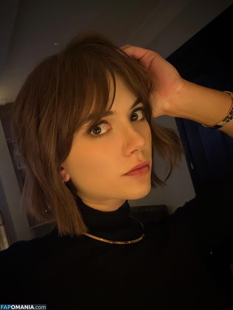 Emilia Jones Nude OnlyFans  Leaked Photo #25