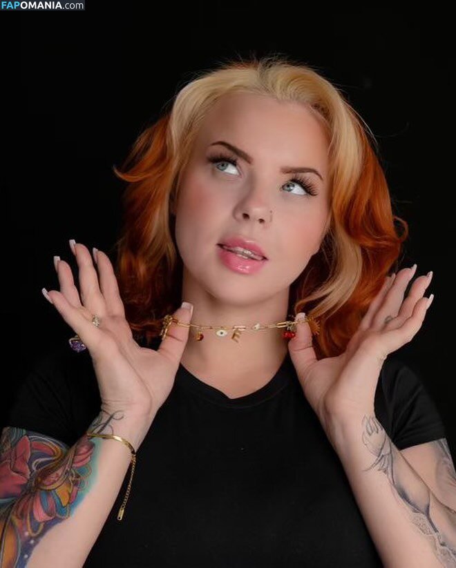 Emilie Brooklyn / emiliebrooklyn_ Nude OnlyFans  Leaked Photo #2